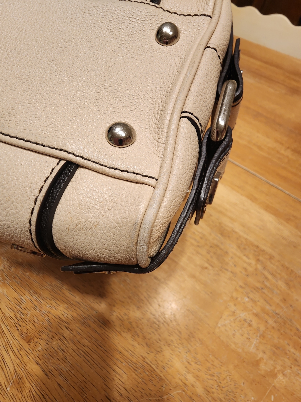 MCM cream leather Boston satchel featuring silver-toned hardware - Picture 11 of 16